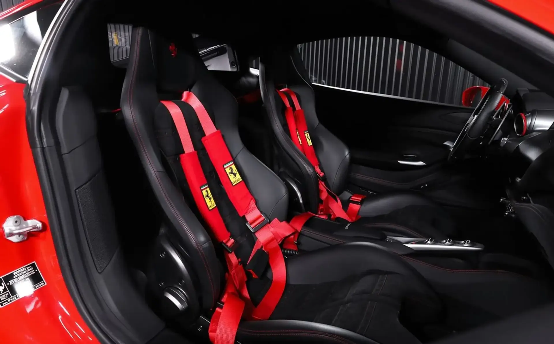 Ferrari F8 — photo 10