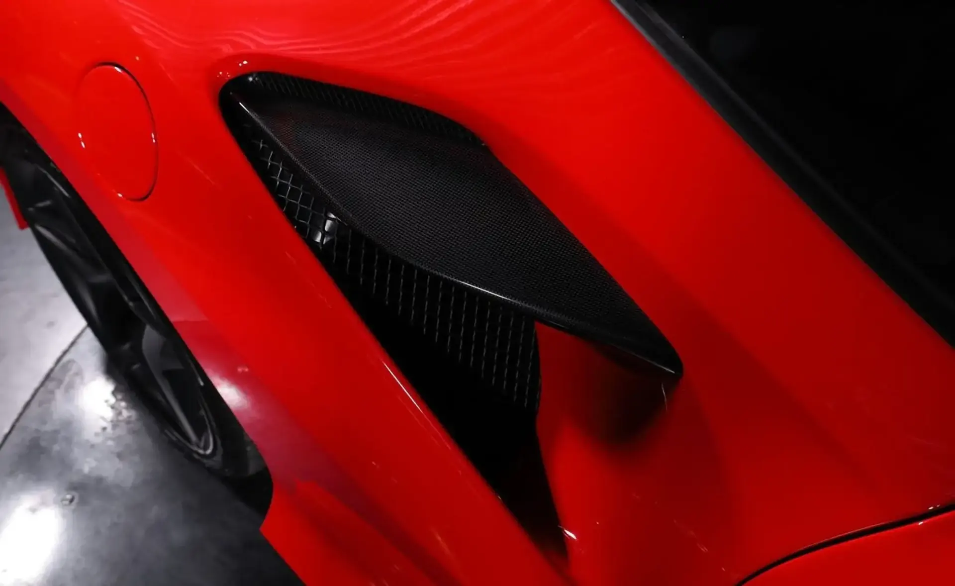 Ferrari F8 — photo 13