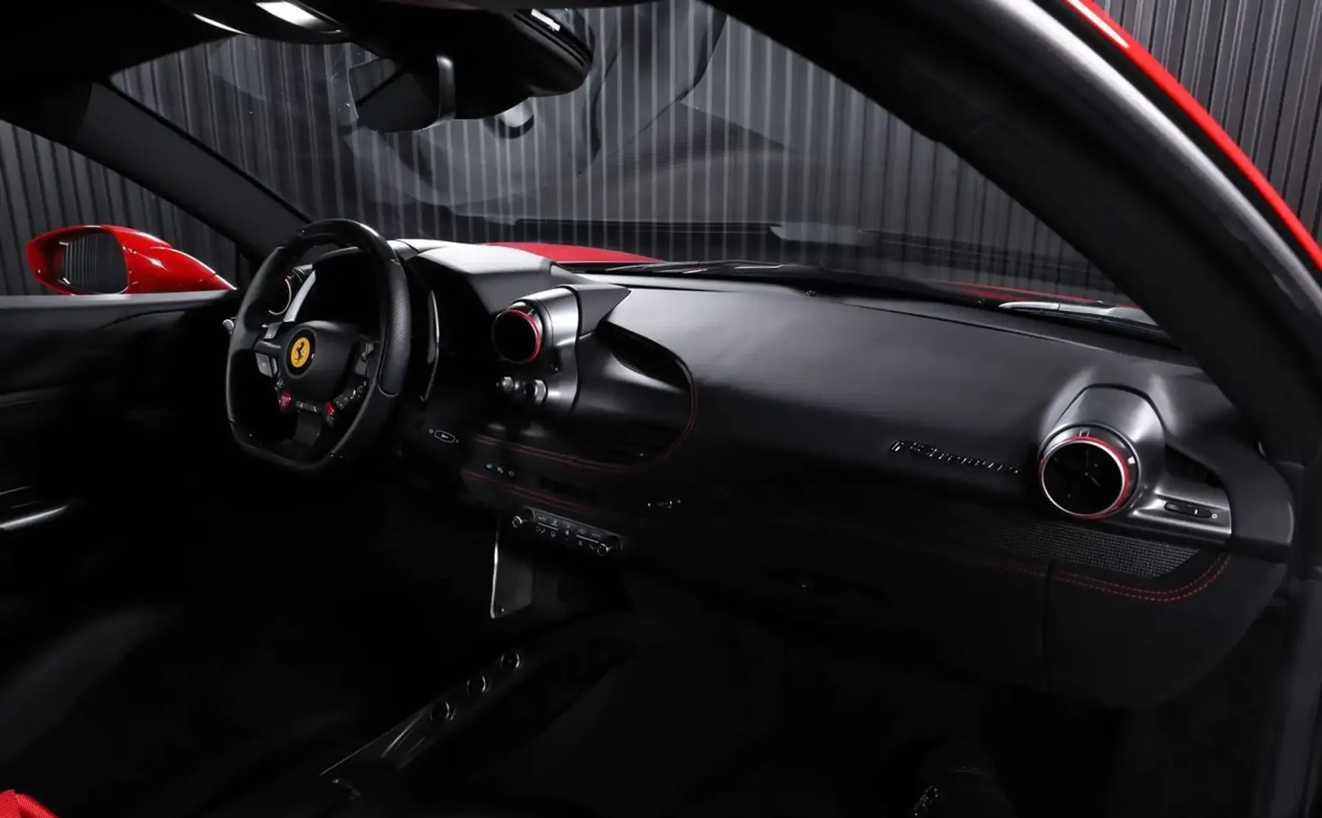Ferrari F8 — photo 6