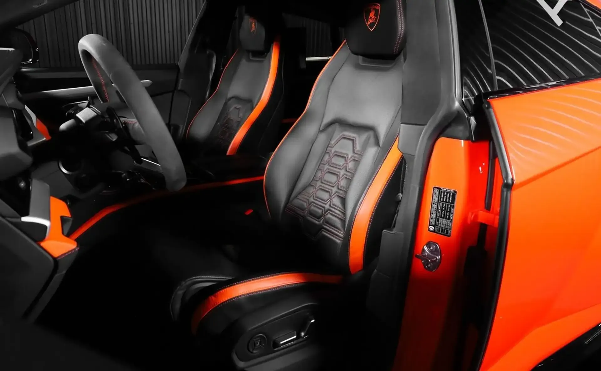 Lamborghini Urus — photo 8