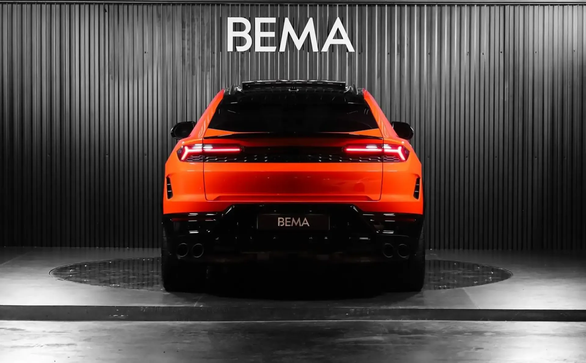 Lamborghini Urus — photo 4
