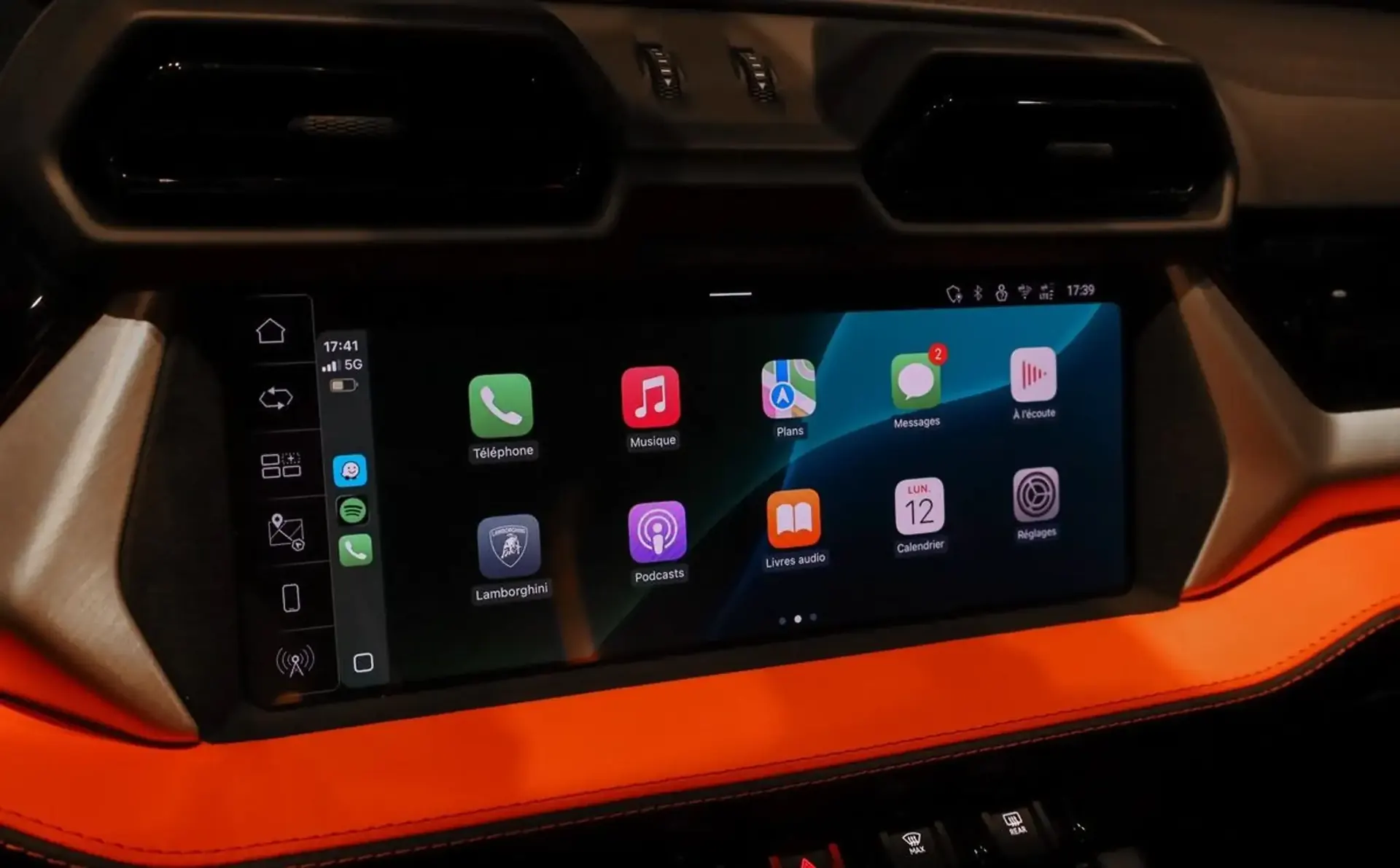 Lamborghini Urus — photo 14