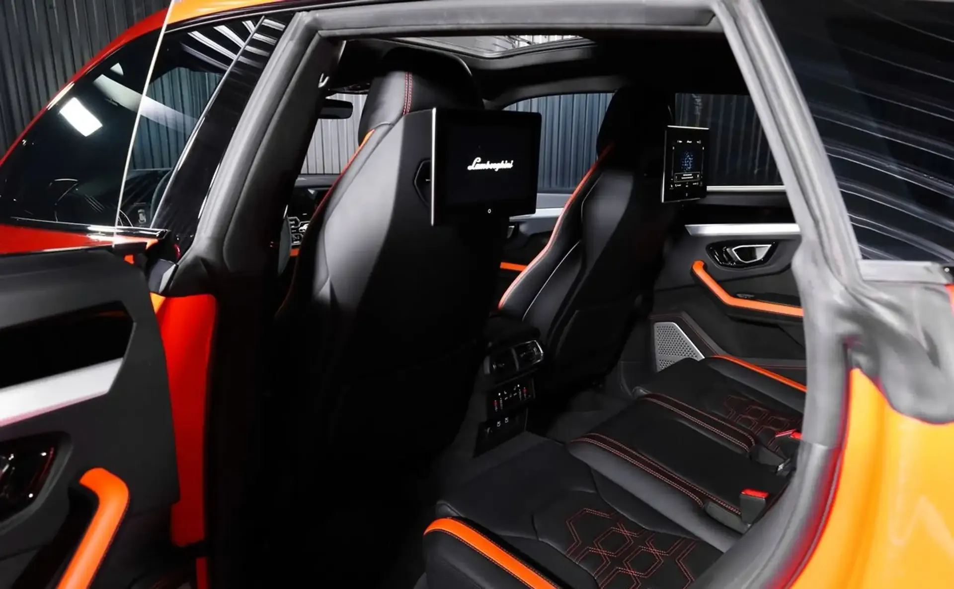 Lamborghini Urus — photo 11