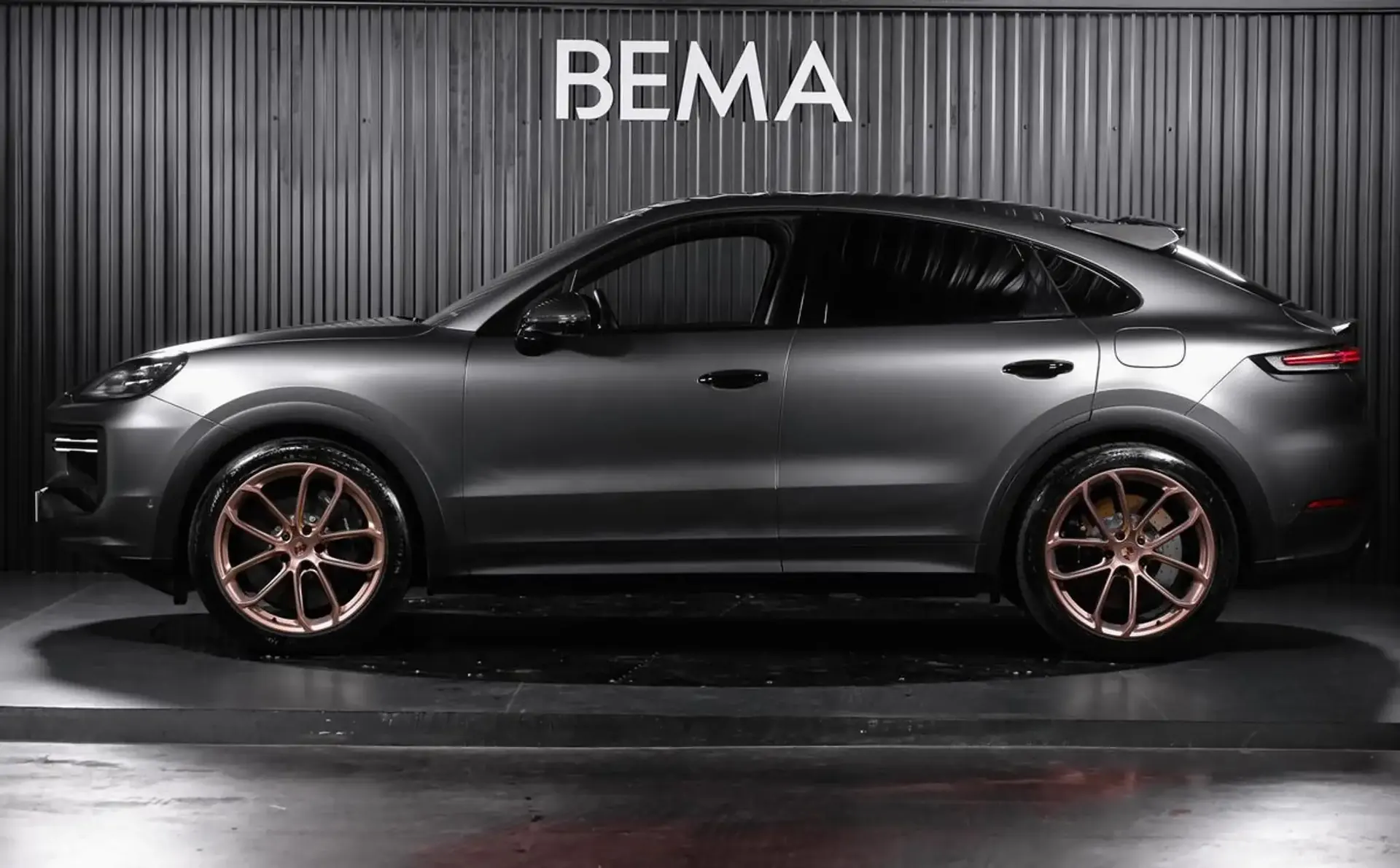 Porsche Cayenne — photo 3