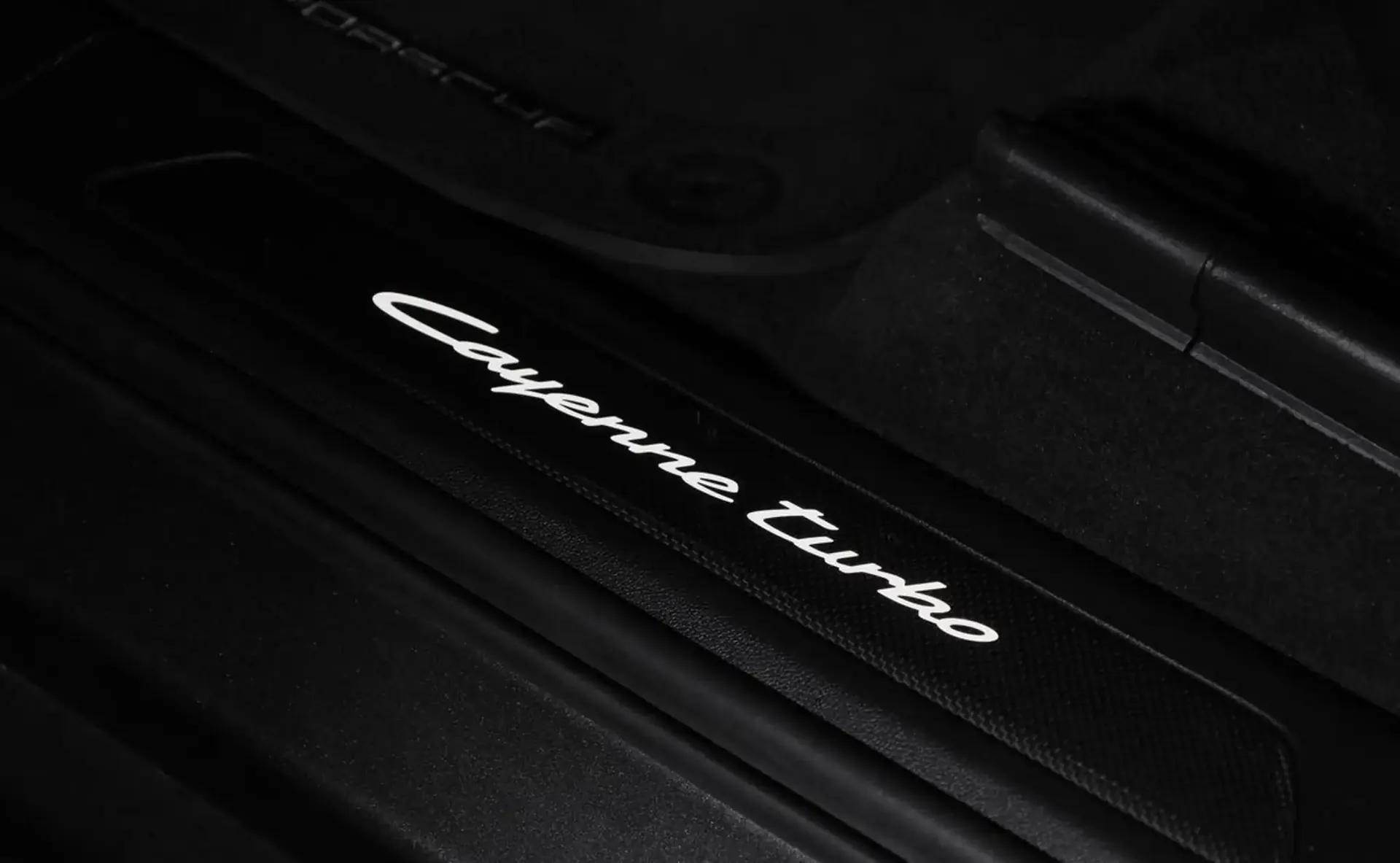 Porsche Cayenne — photo 11