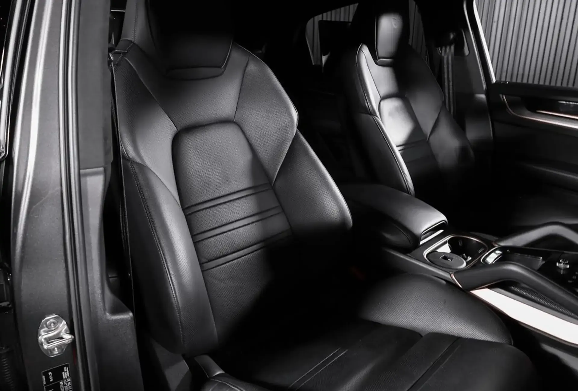 Porsche Cayenne — photo 9