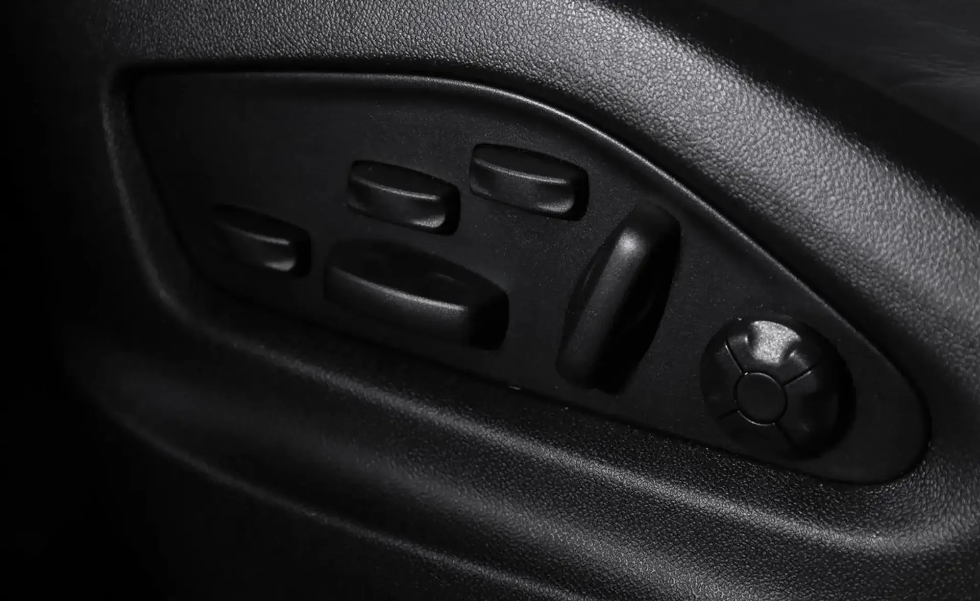 Porsche Cayenne — photo 12