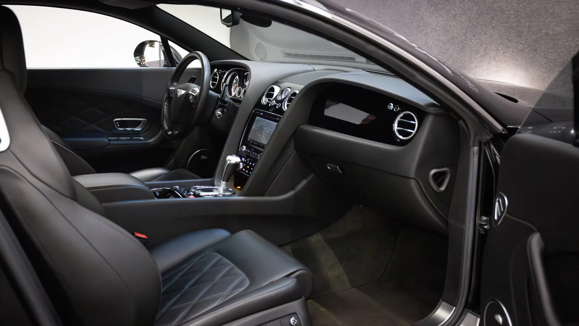 Bentley Continental — photo 15