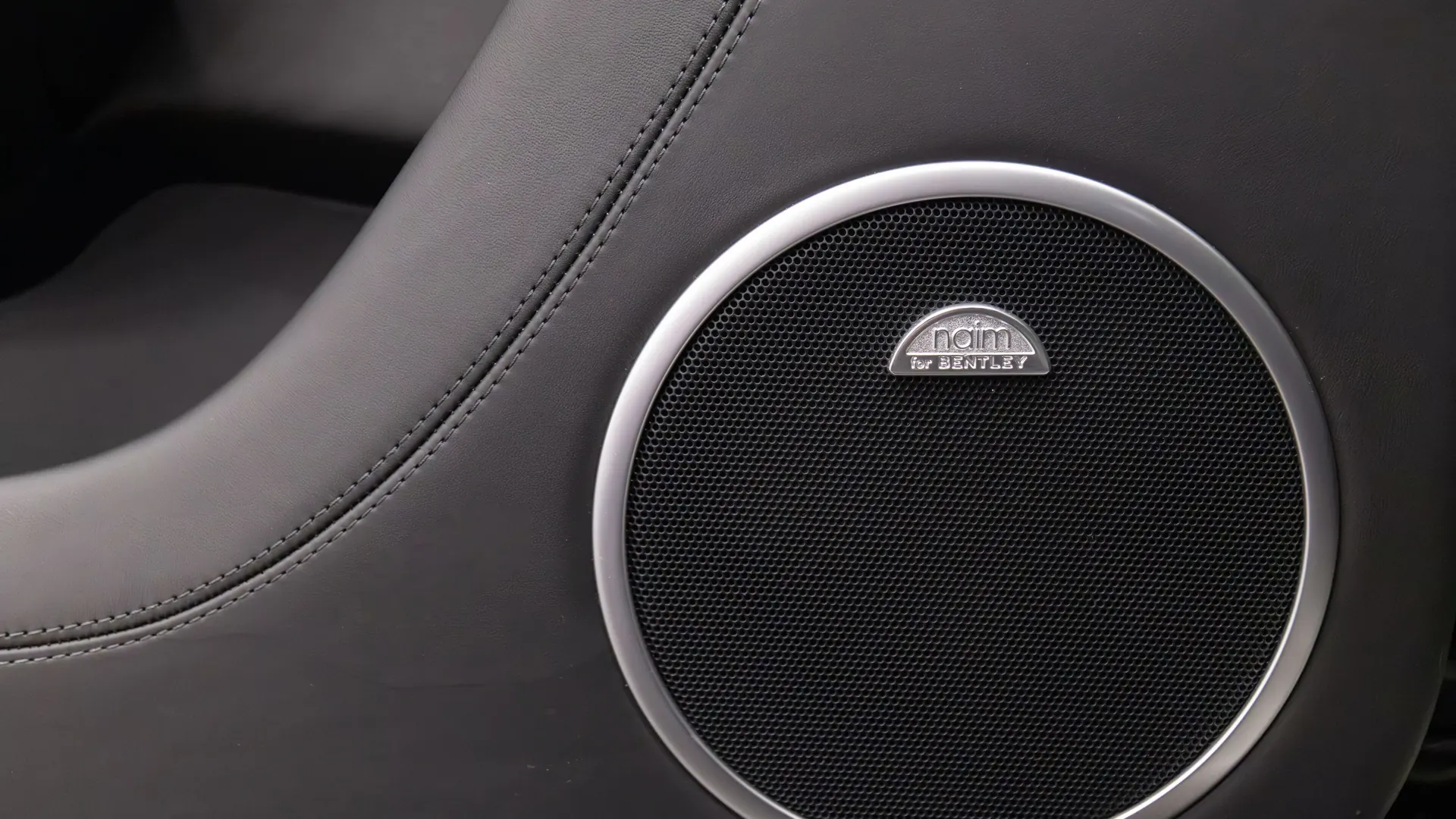 Bentley Continental — photo 32