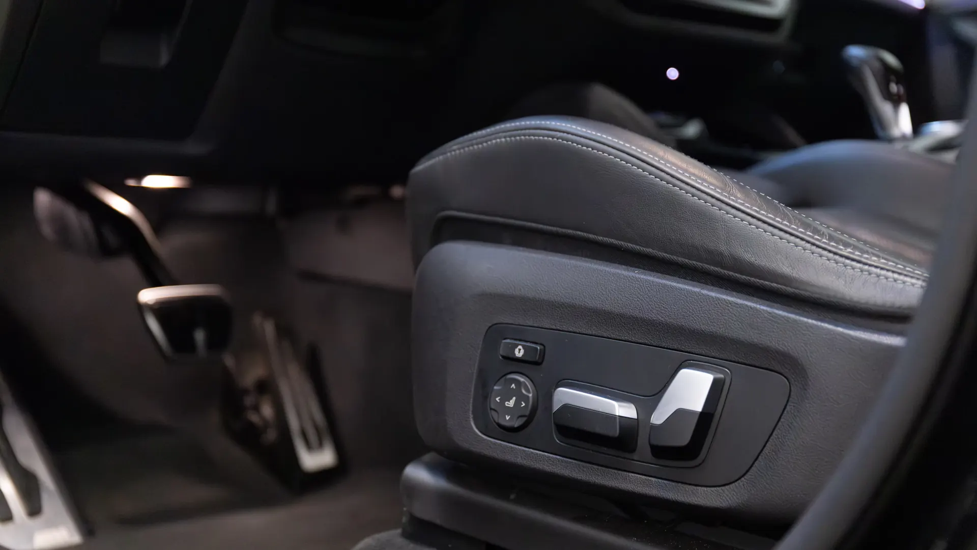 BMW X3 — photo 28