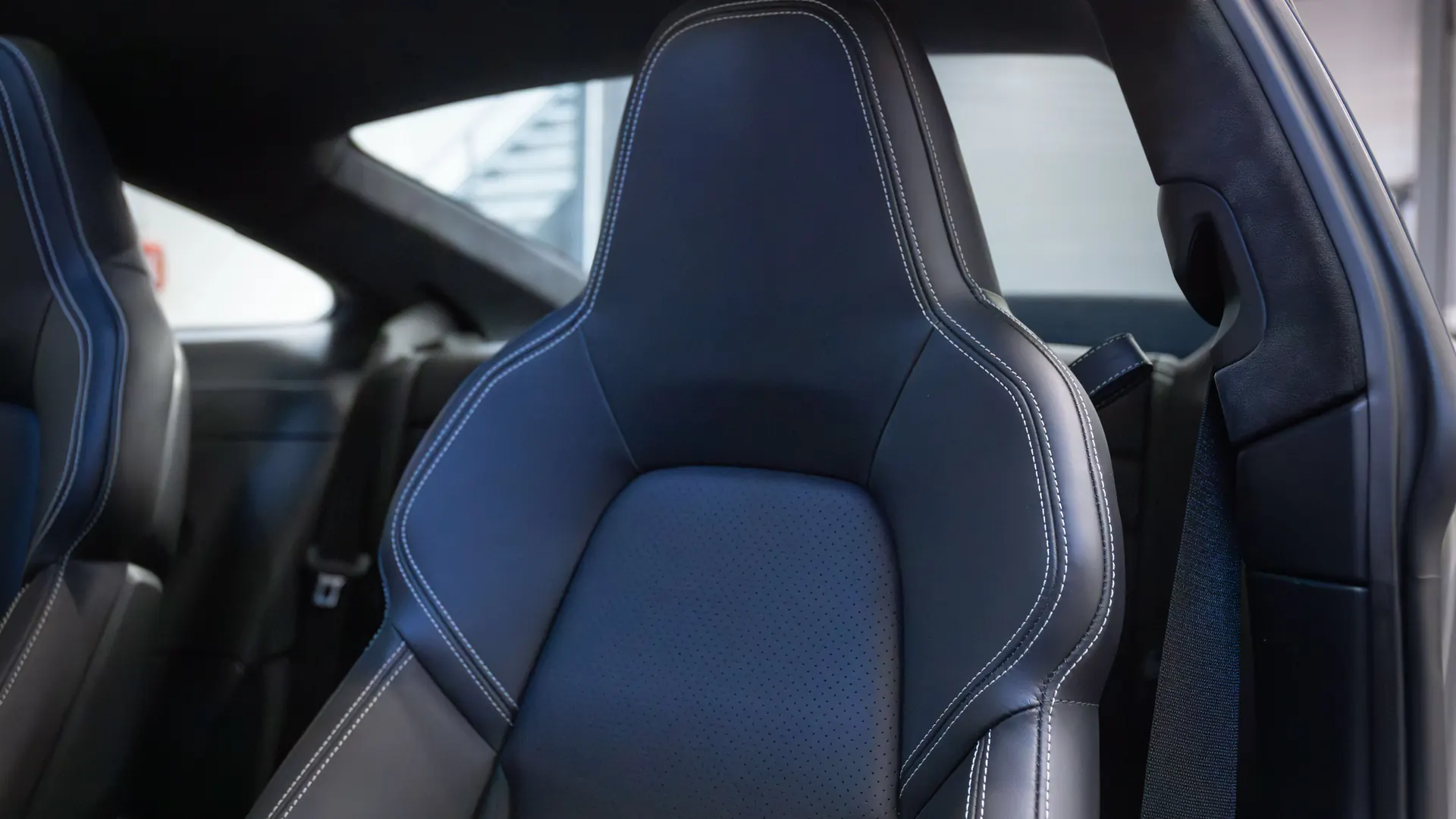 Porsche 911 — photo 10