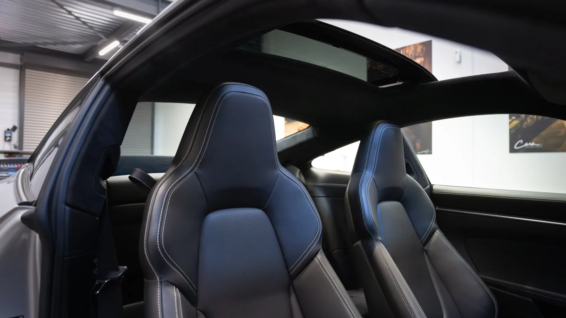 Porsche 911 — photo 13