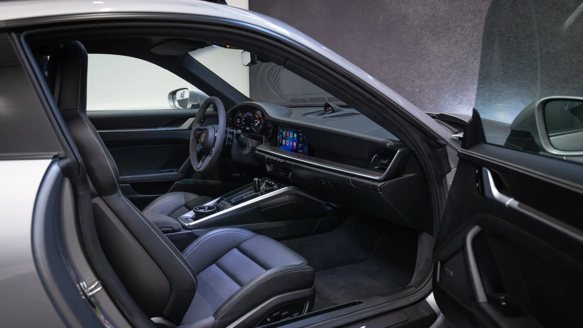 Porsche 911 — photo 14