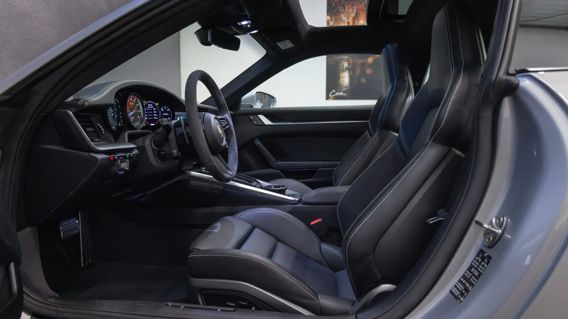 Porsche 911 — photo 11