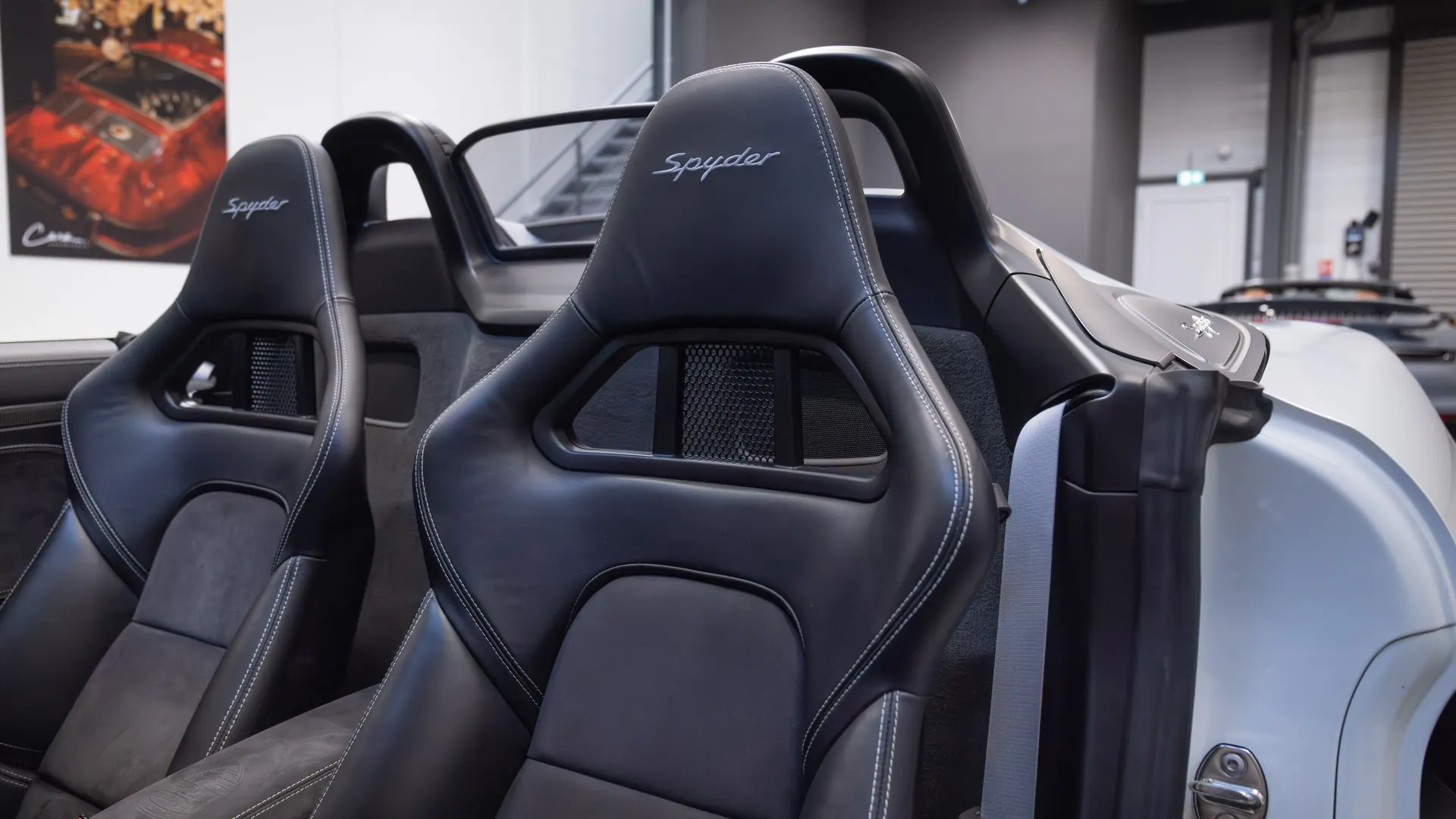 Porsche 718 — photo 15