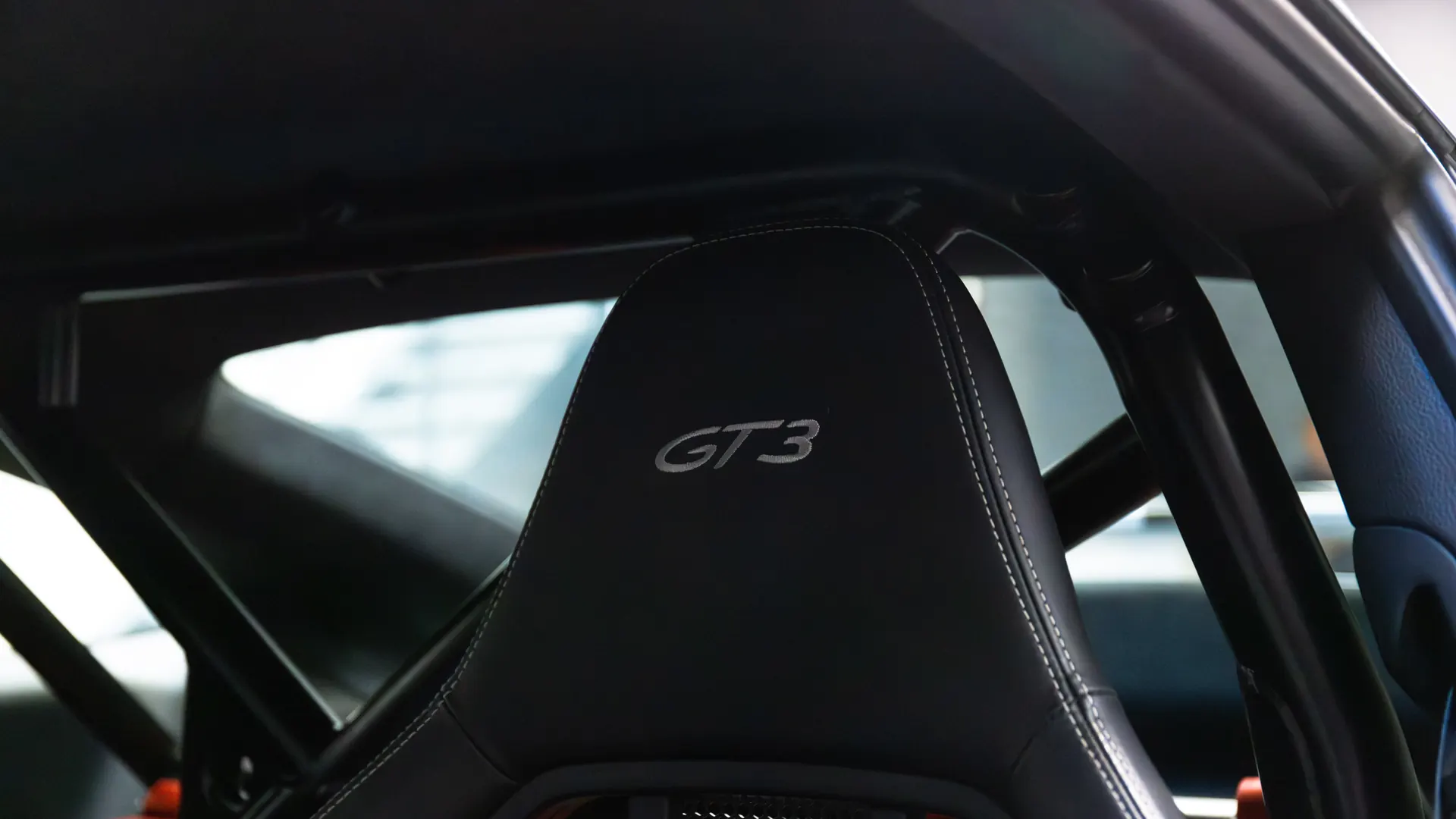 Porsche 911 — photo 15