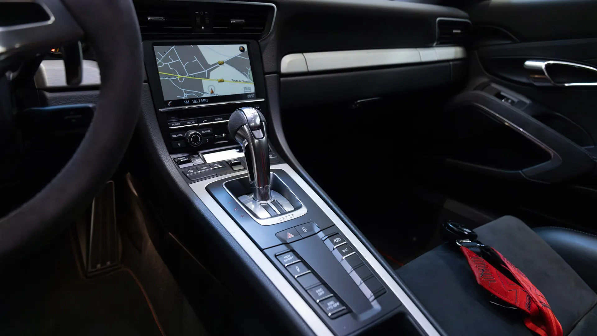 Porsche 911 — photo 21