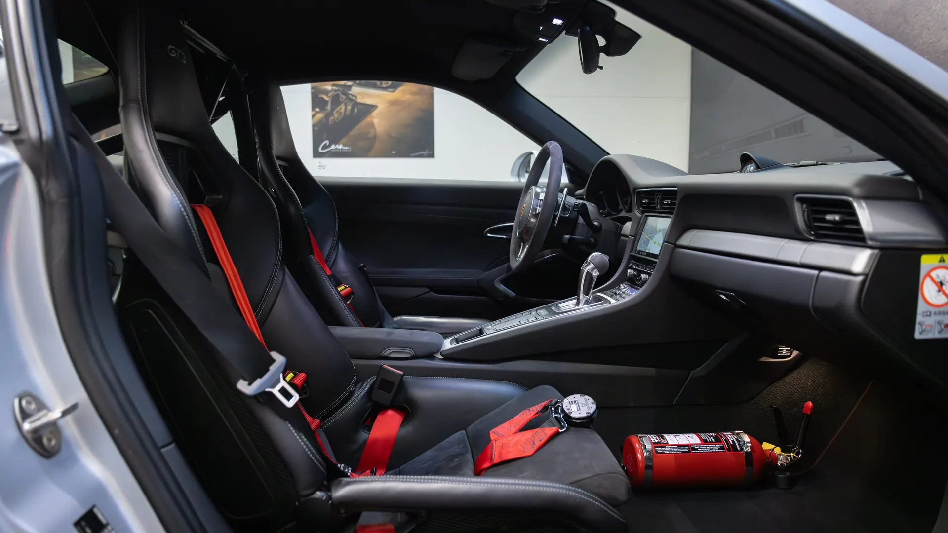 Porsche 911 — photo 25