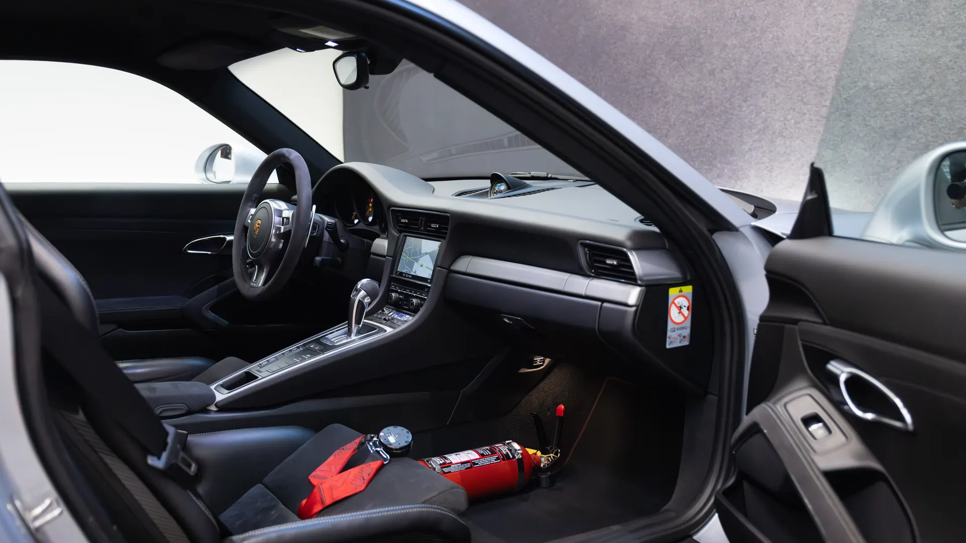 Porsche 911 — photo 23
