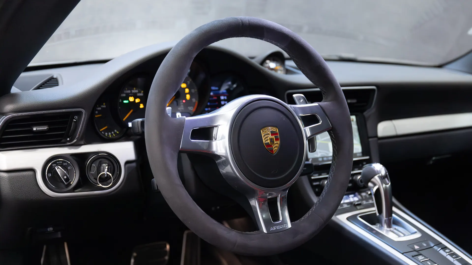 Porsche 911 — photo 12