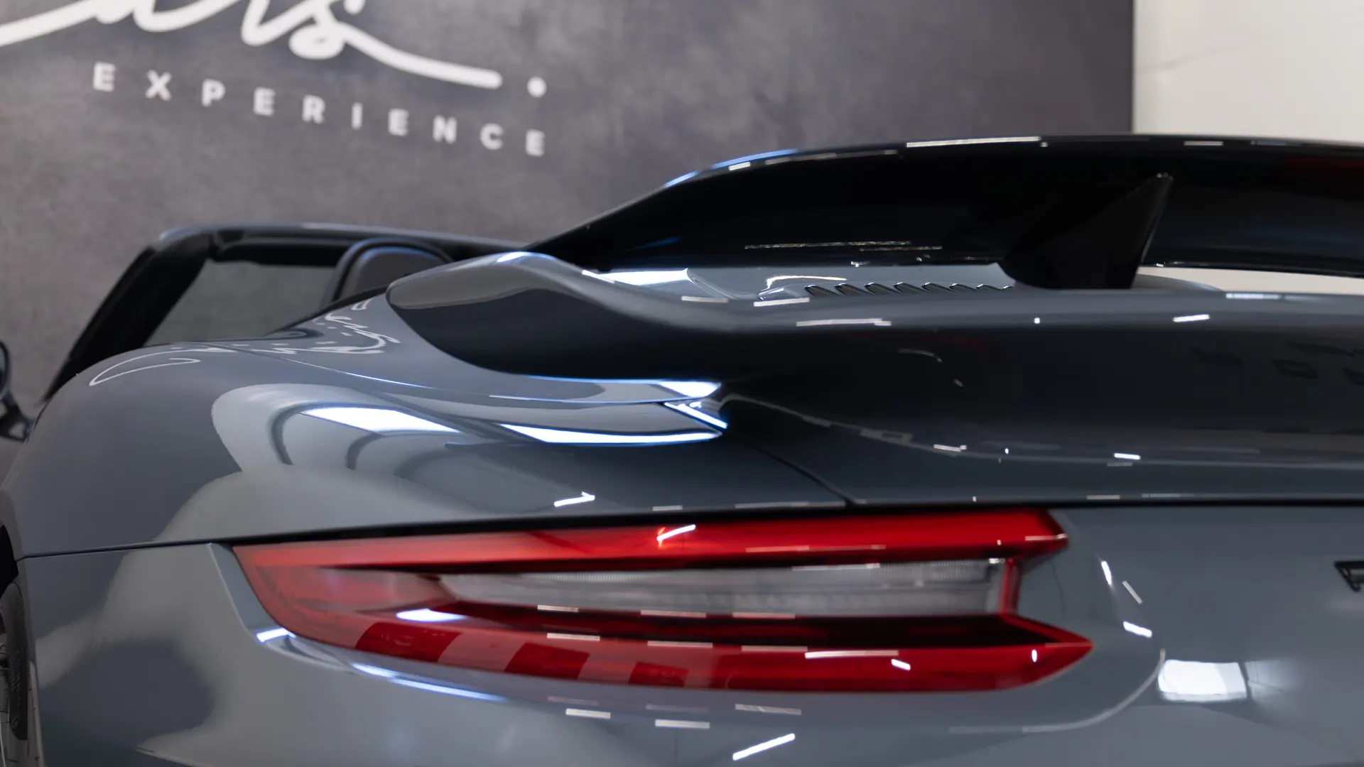 Porsche 911 — photo 9