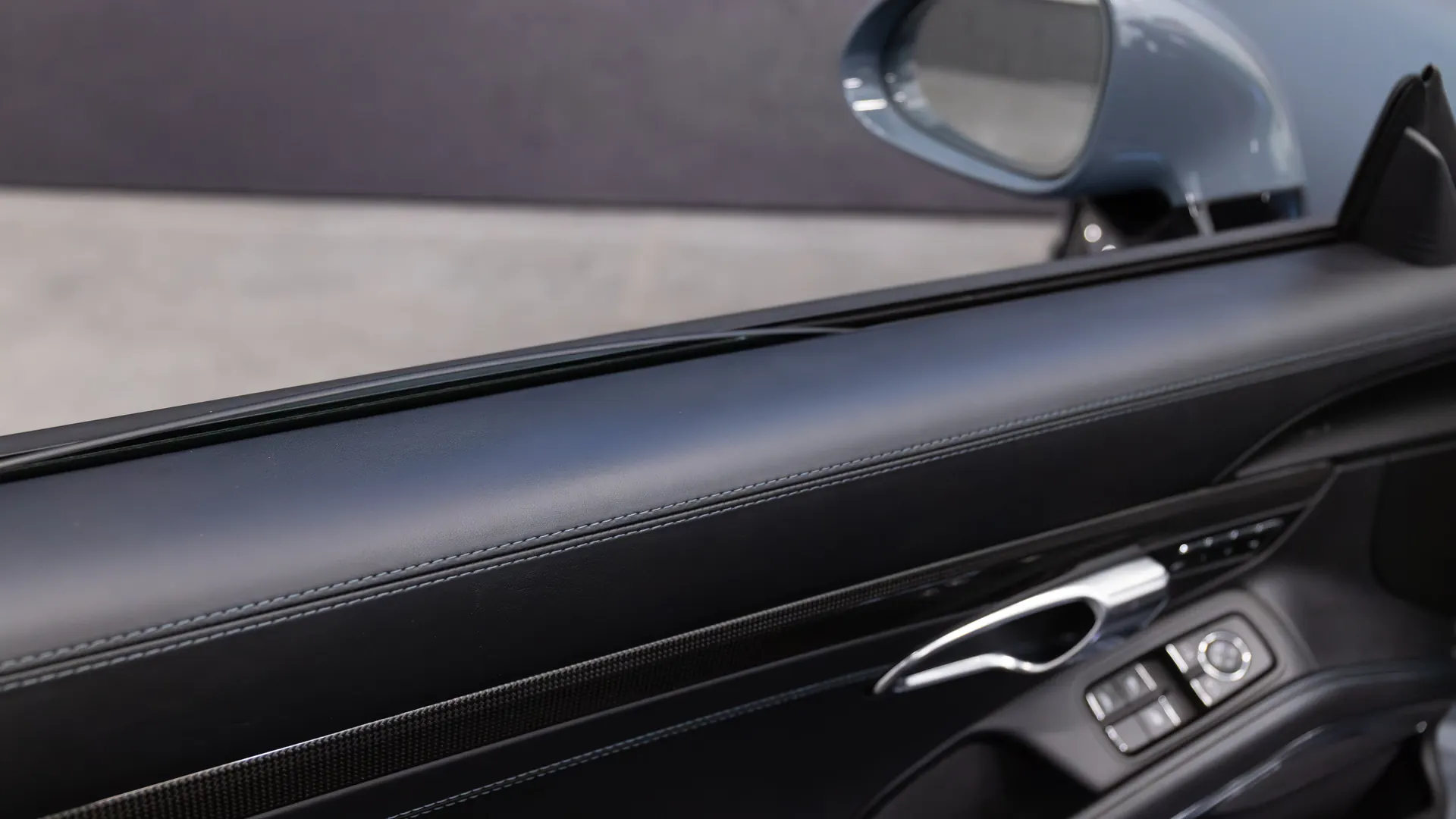 Porsche 911 — photo 13