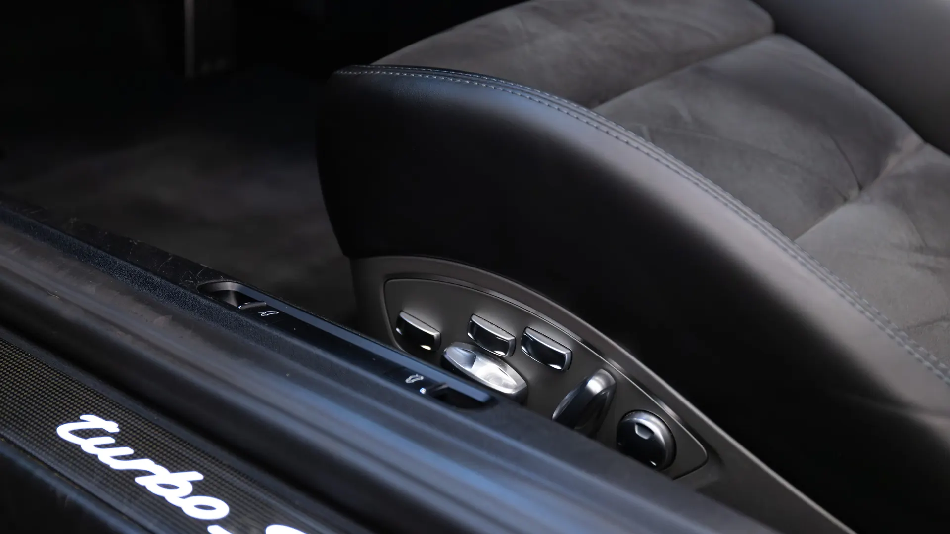 Porsche 911 — photo 20