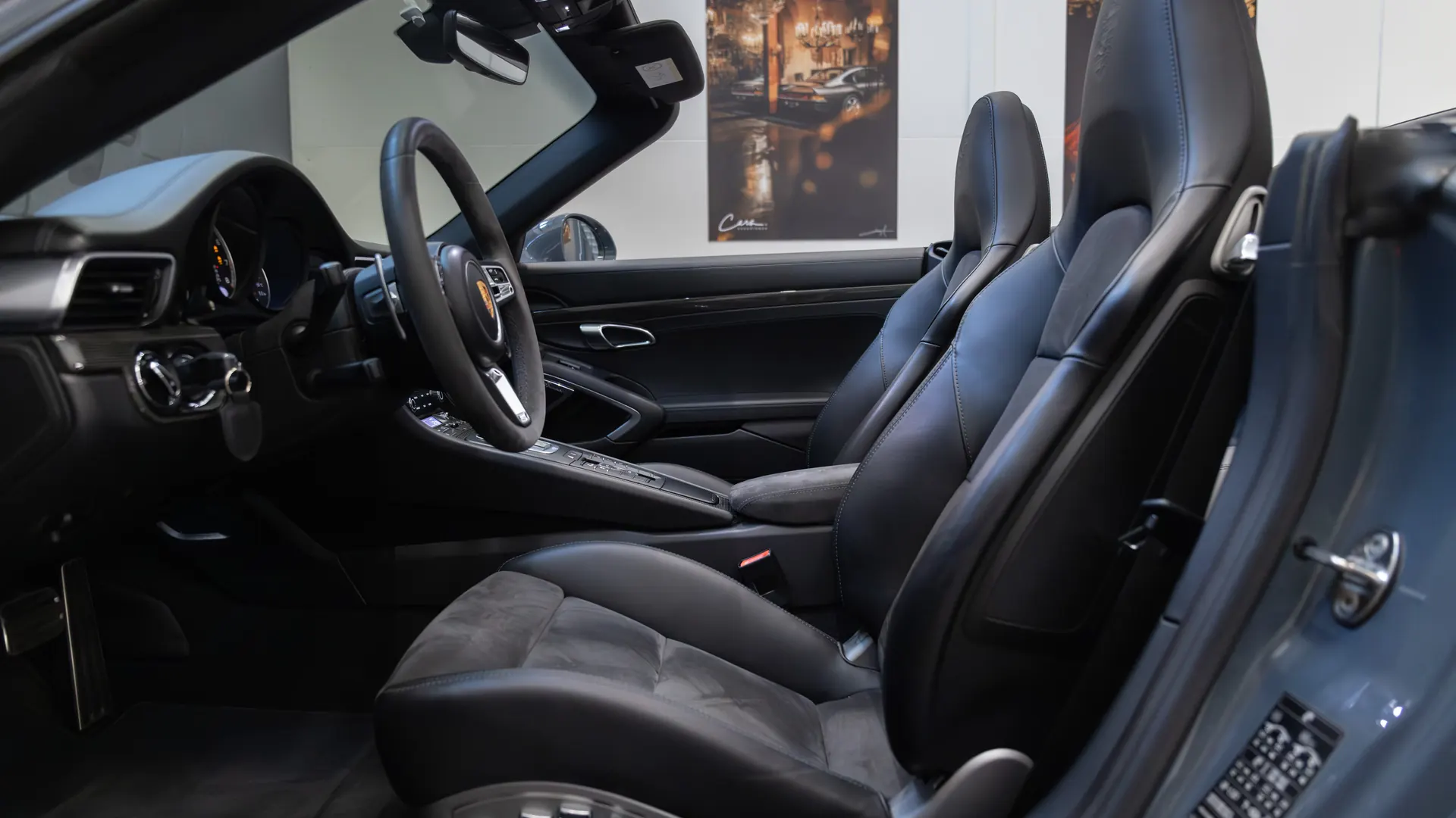 Porsche 911 — photo 18