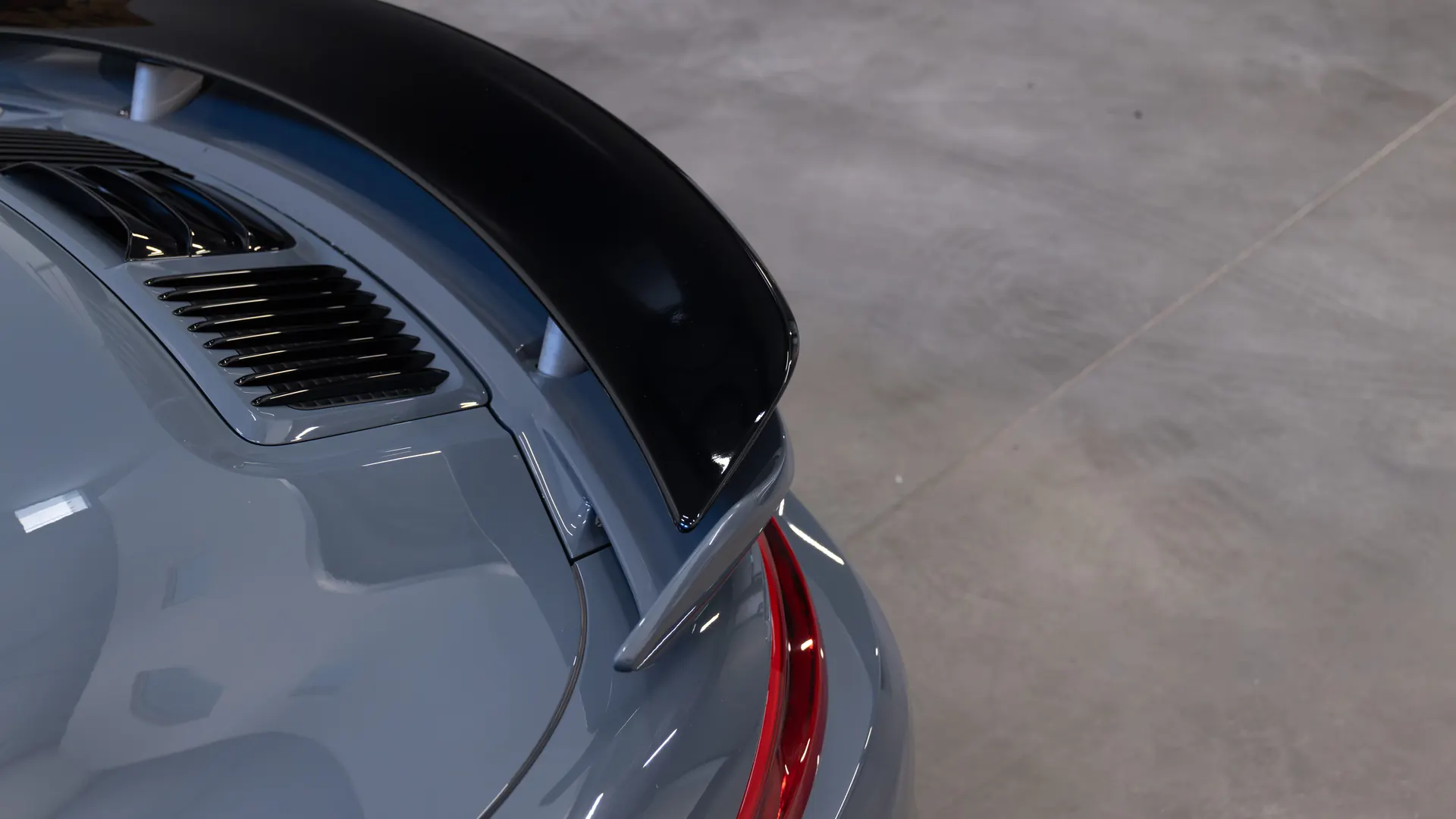 Porsche 911 — photo 8