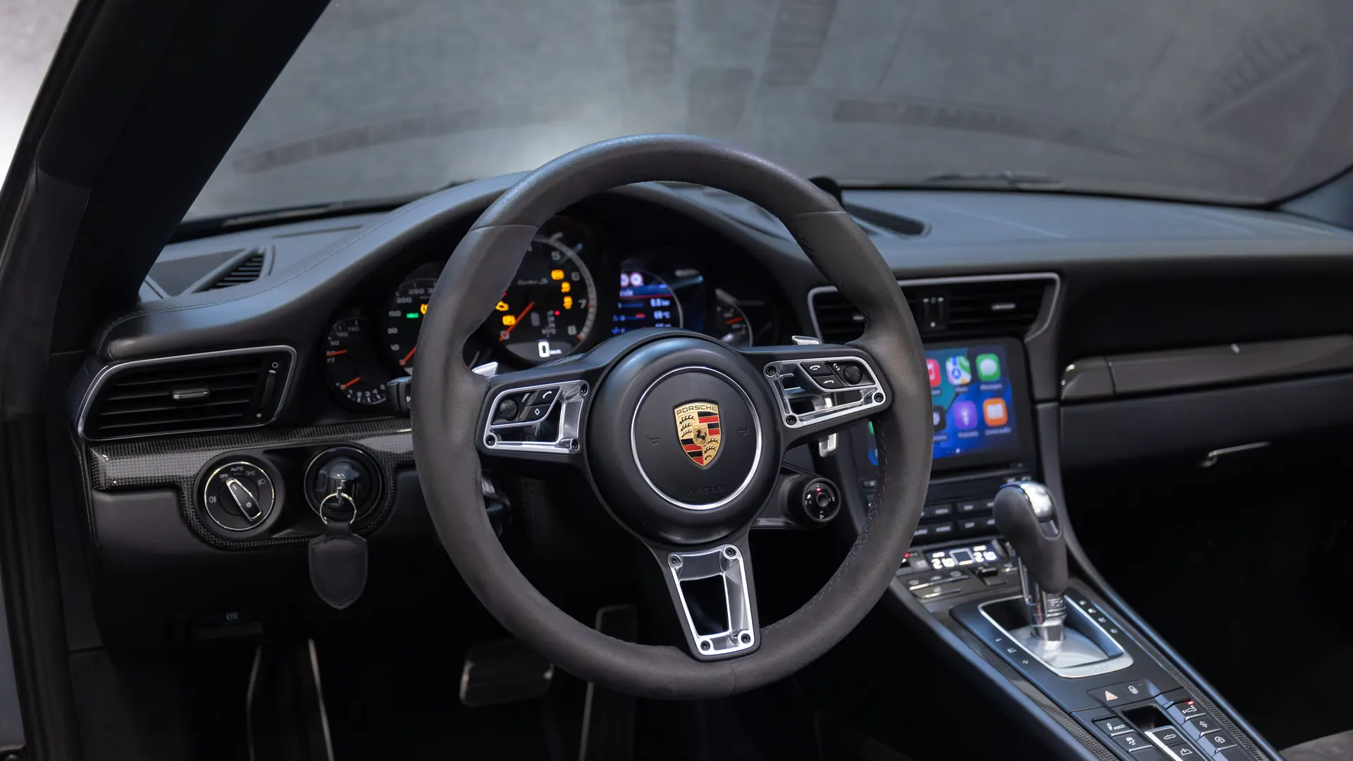 Porsche 911 — photo 26