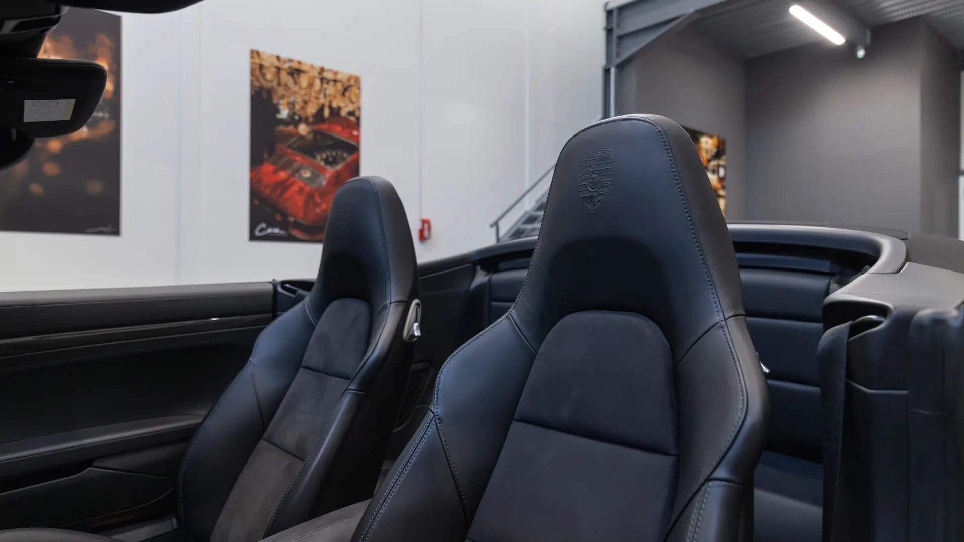 Porsche 911 — photo 28