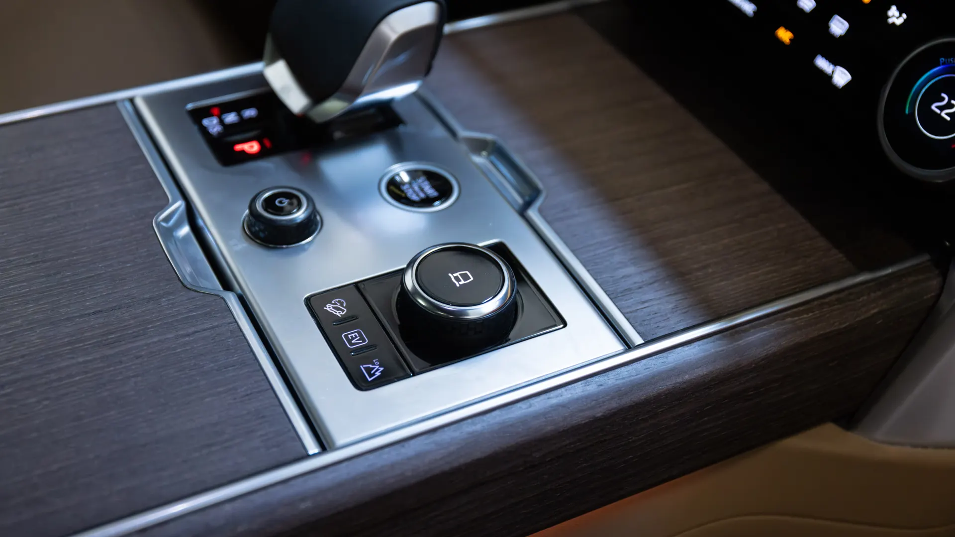 Land Rover Range Rover — photo 24