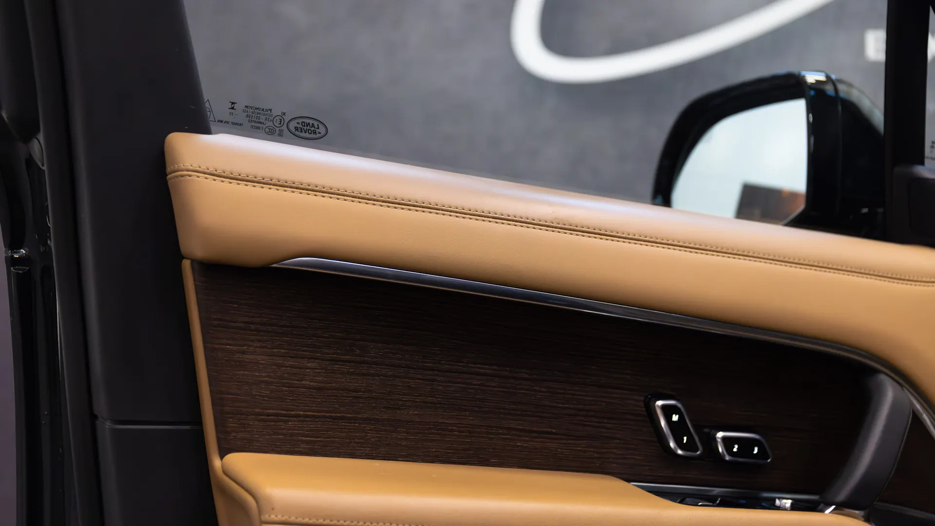 Land Rover Range Rover — photo 11