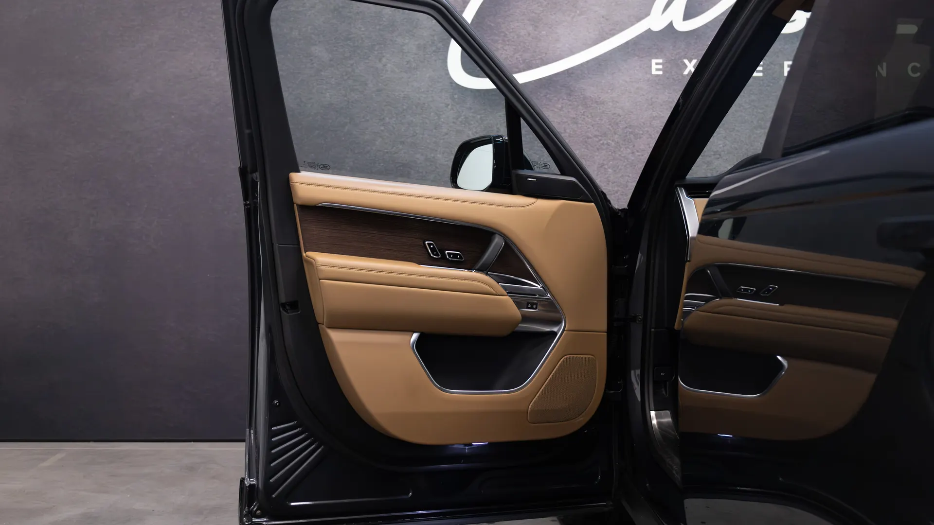 Land Rover Range Rover — photo 9