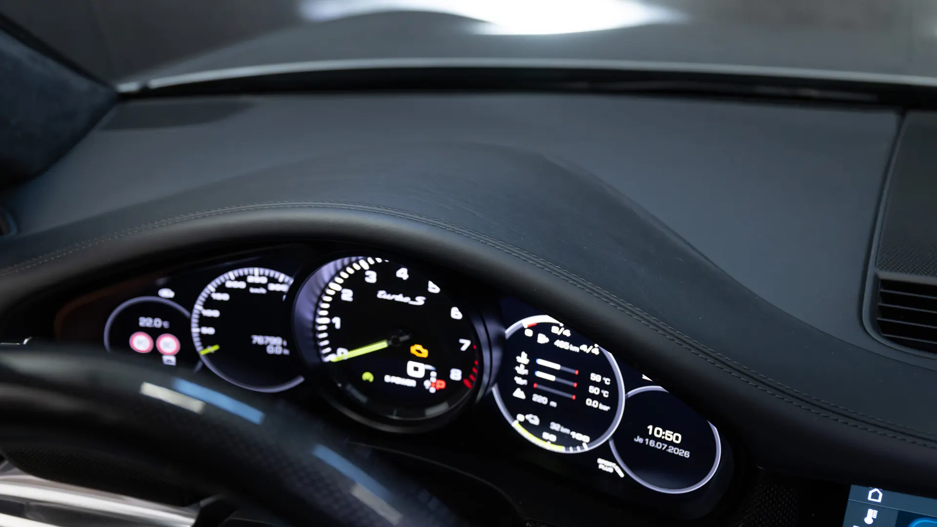 Porsche Panamera — photo 24