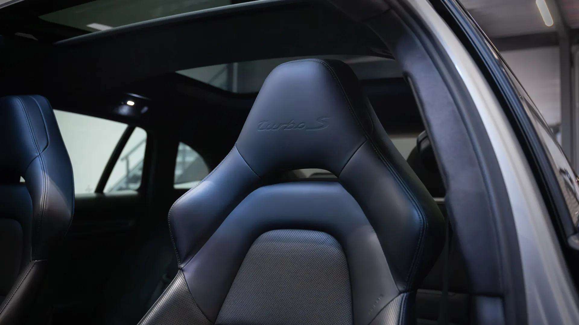 Porsche Panamera — photo 20