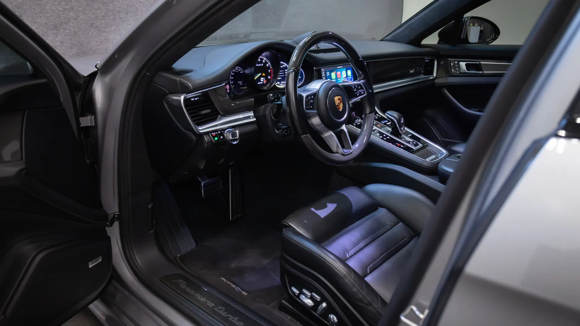 Porsche Panamera — photo 17