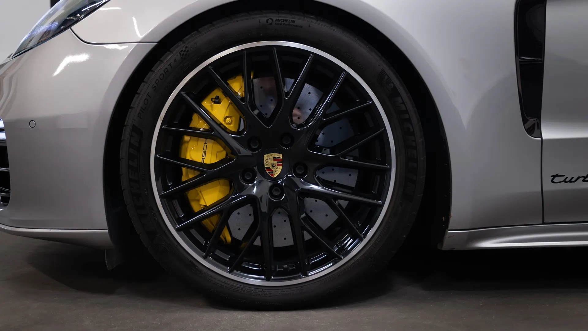 Porsche Panamera — photo 4