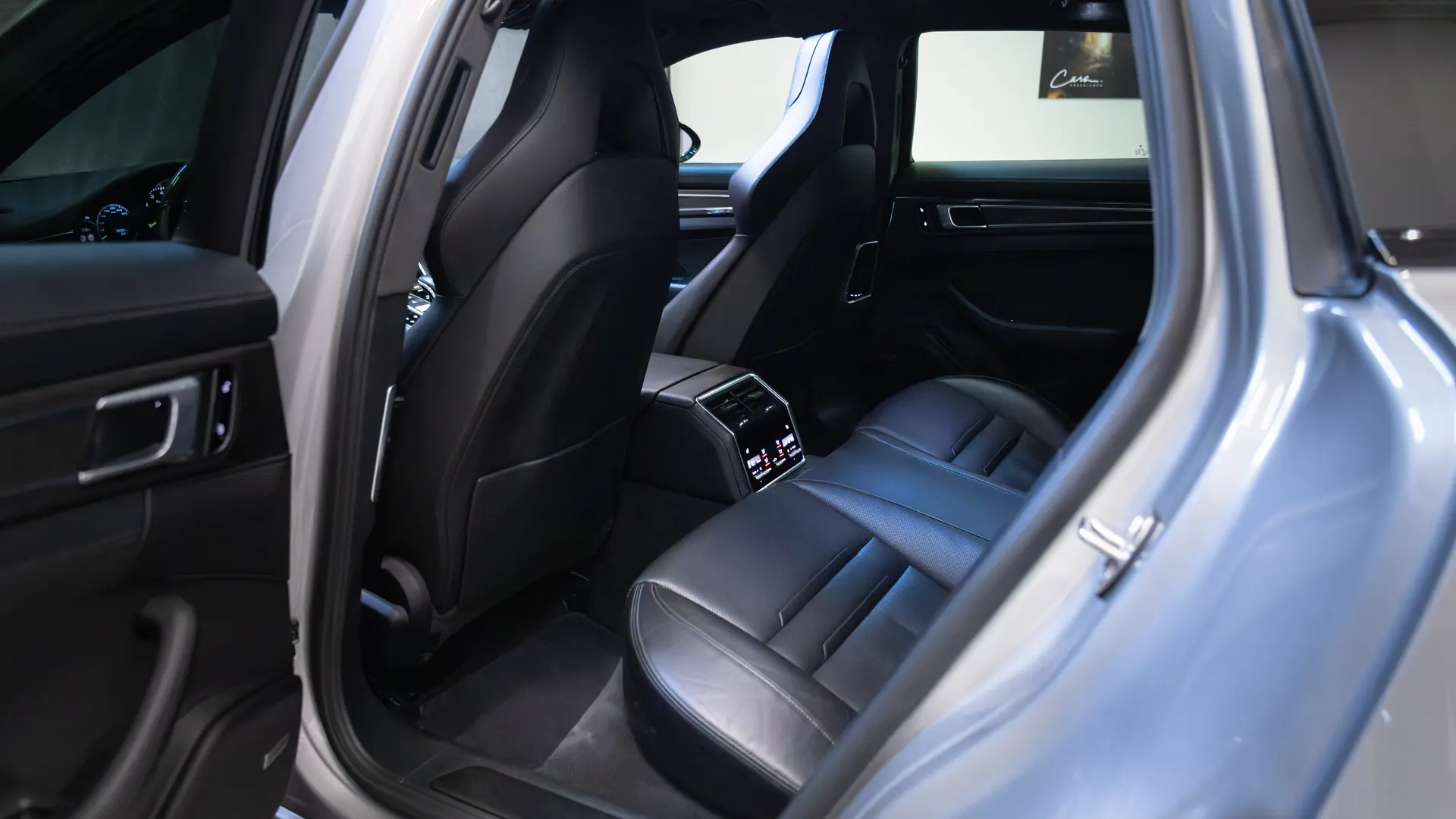 Porsche Panamera — photo 21