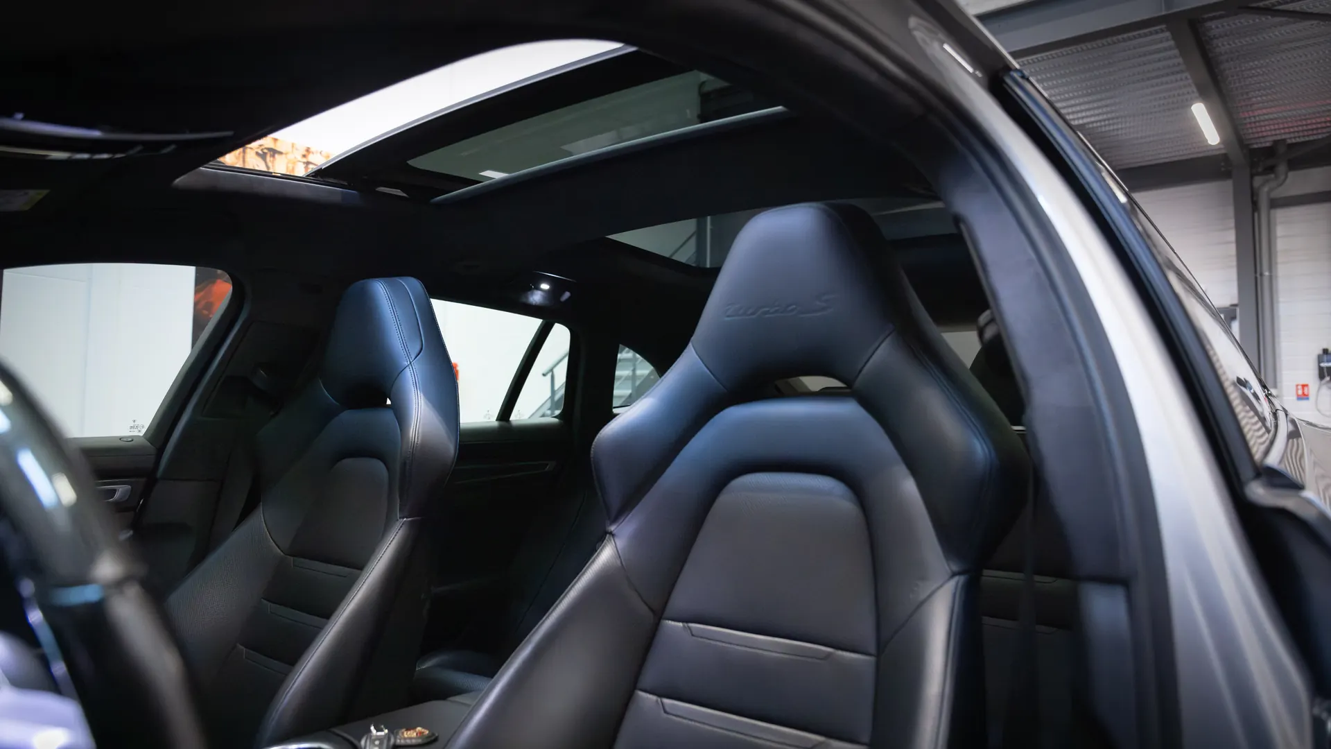 Porsche Panamera — photo 19