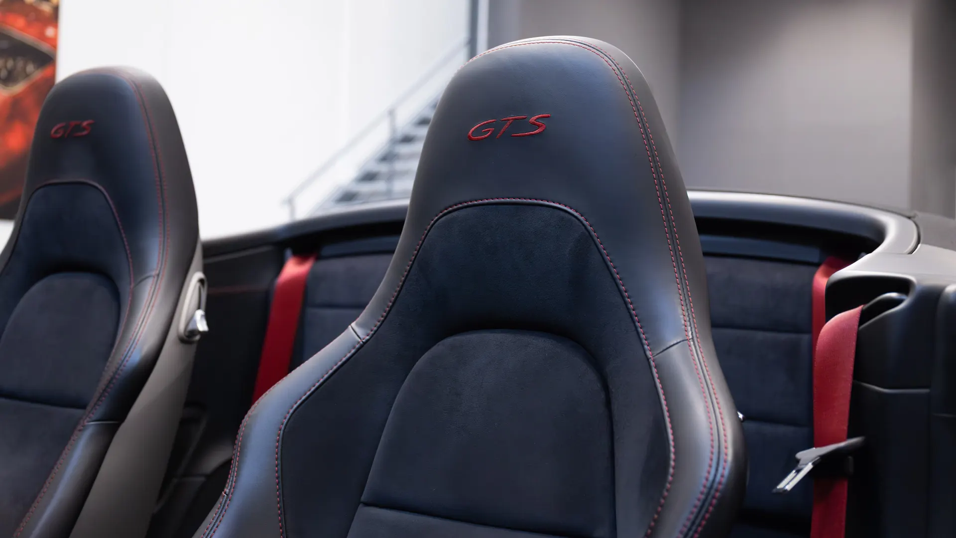 Porsche 911 — photo 17