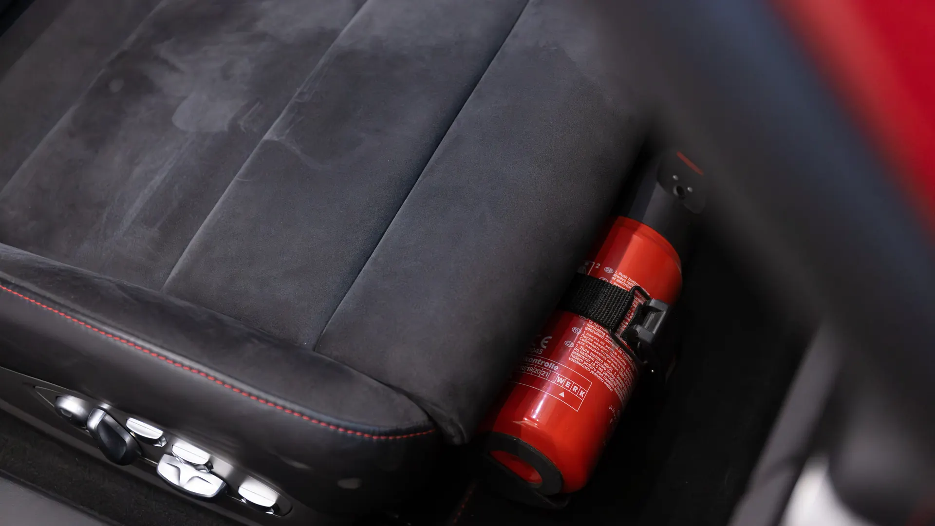 Porsche 911 — photo 33