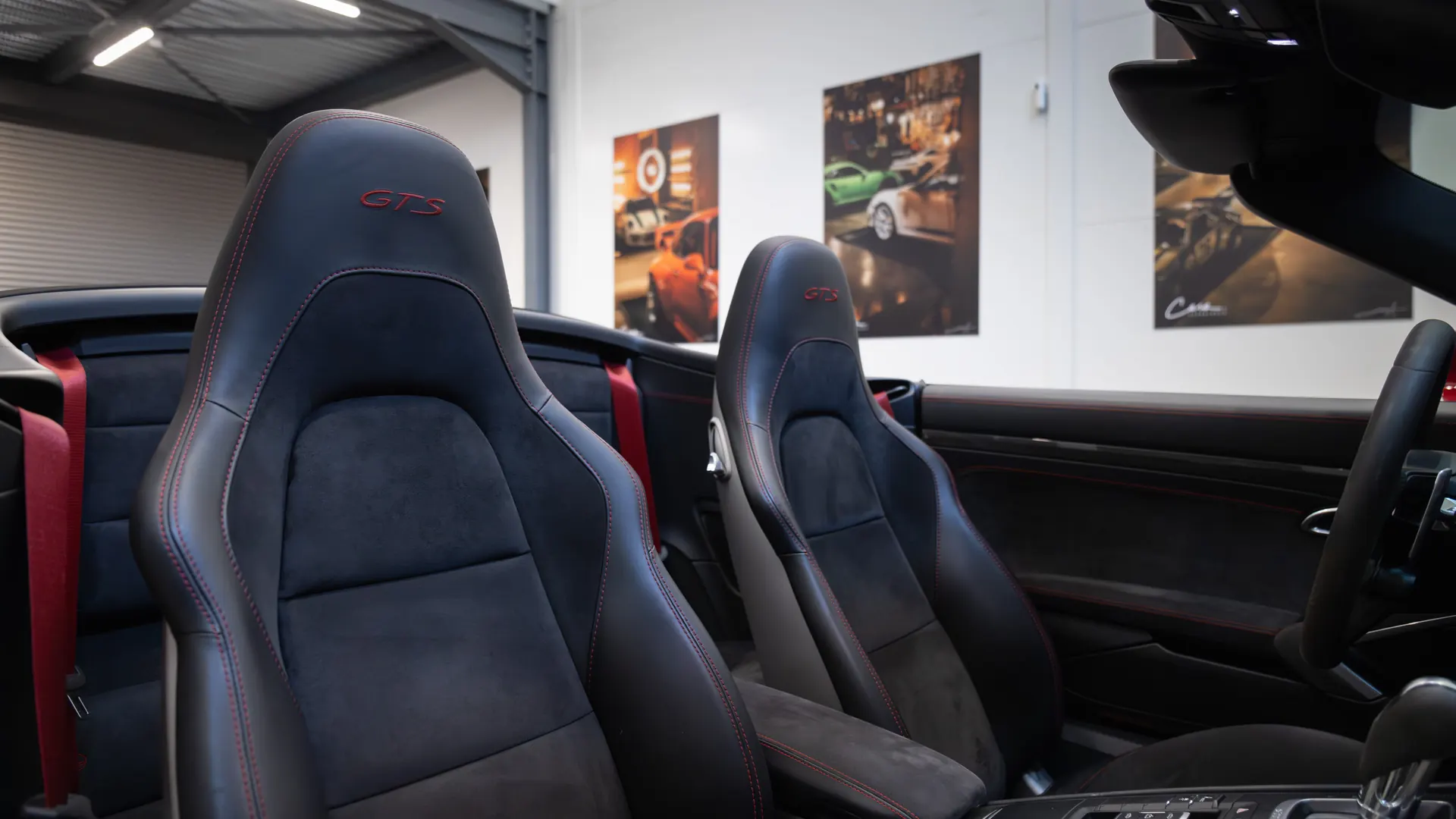 Porsche 911 — photo 32