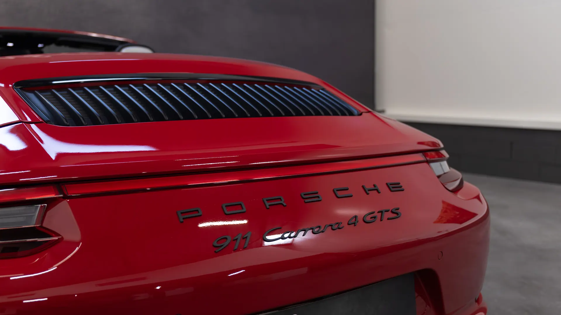 Porsche 911 — photo 8