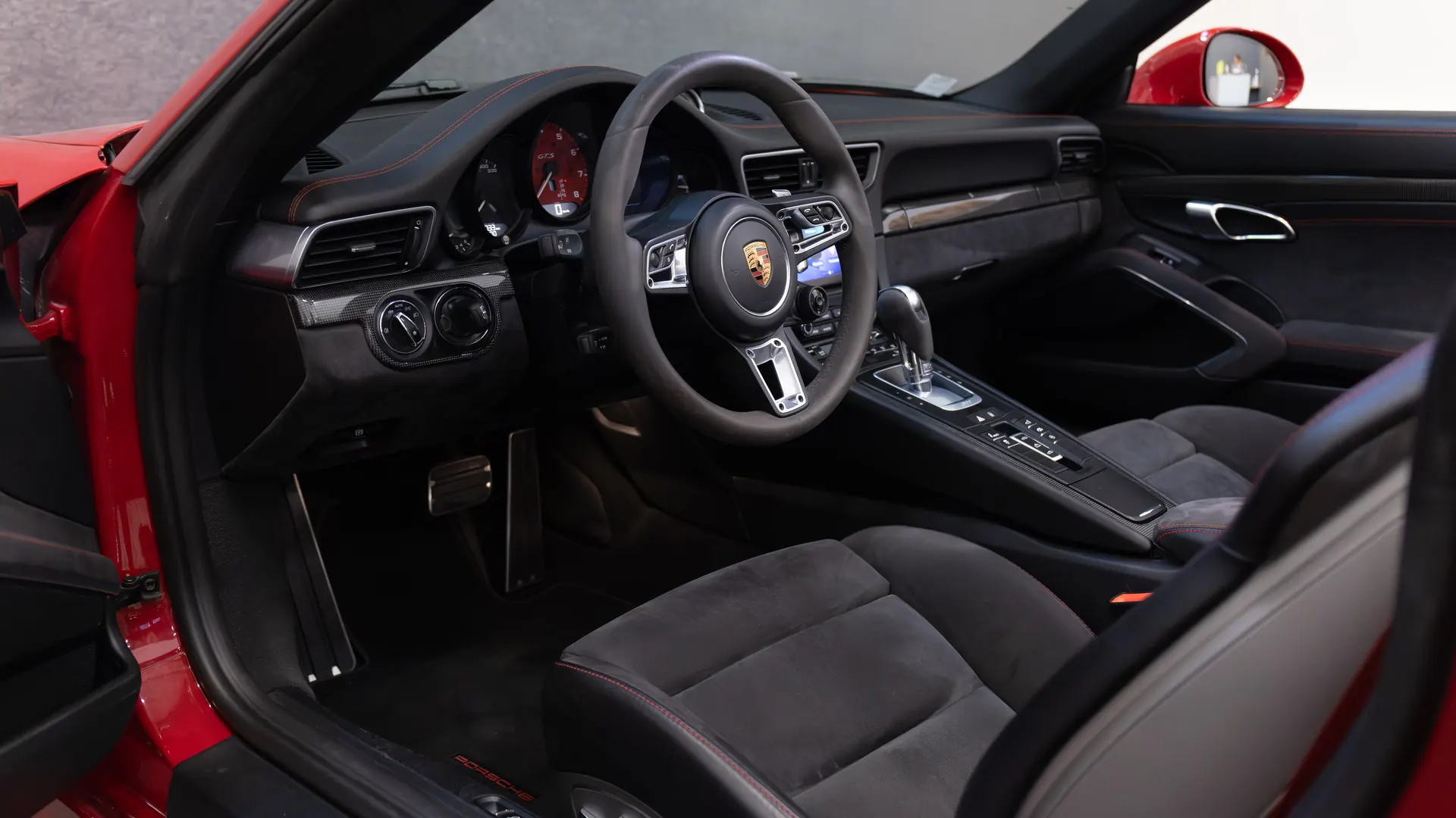 Porsche 911 — photo 14