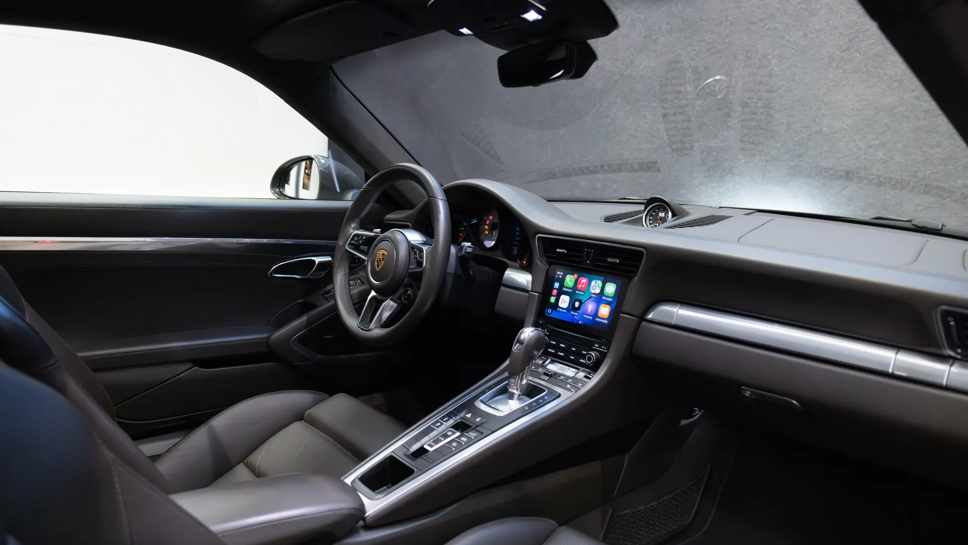 Porsche 911 — photo 26