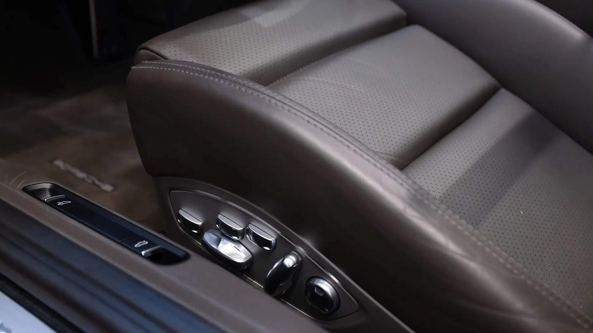 Porsche 911 — photo 11