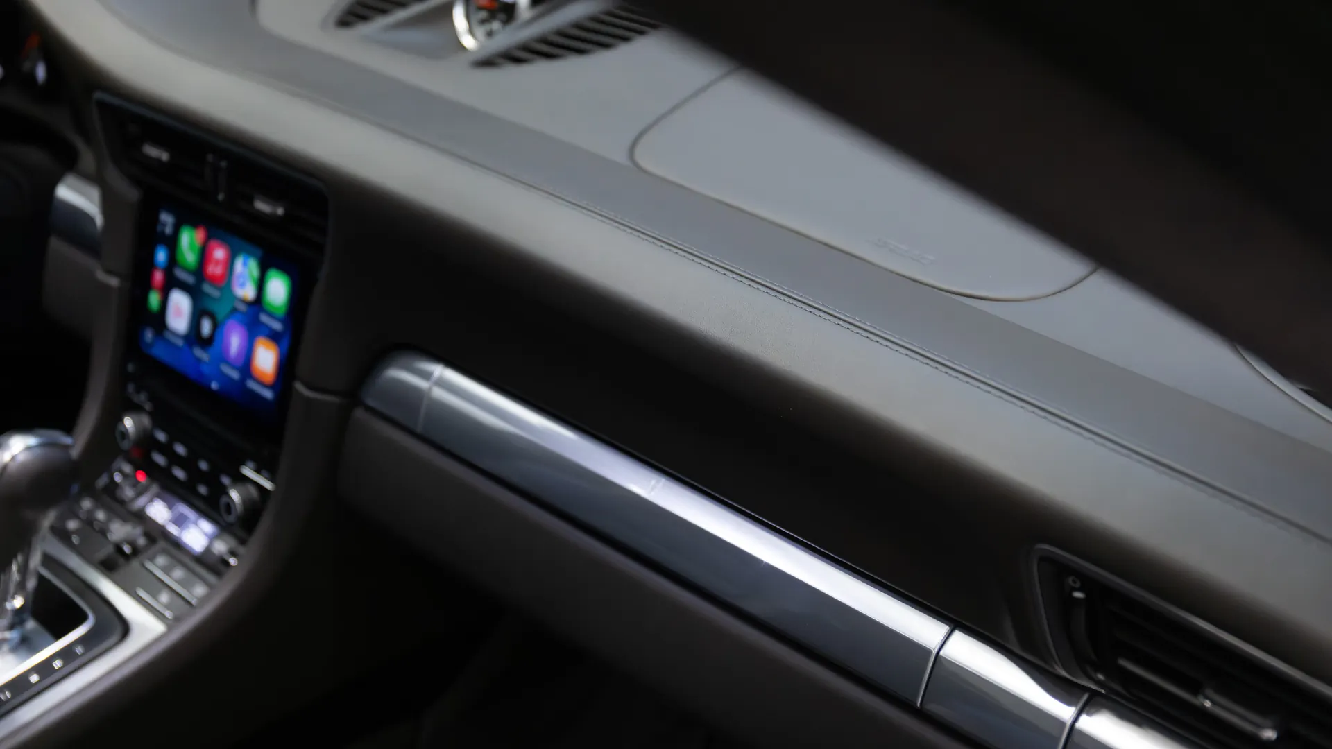 Porsche 911 — photo 28