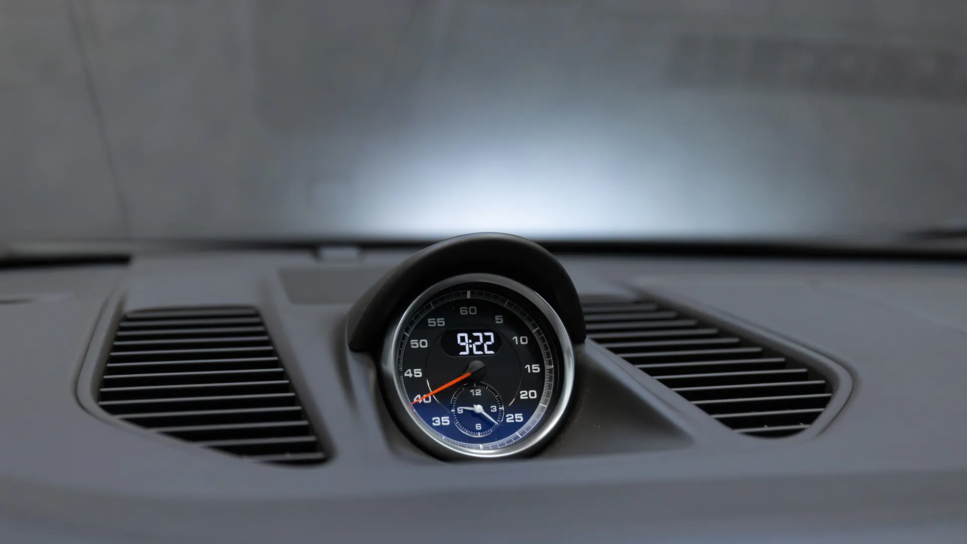 Porsche 911 — photo 18