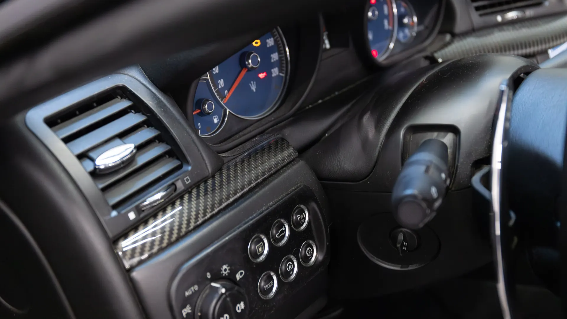 Maserati GranCabrio — photo 22